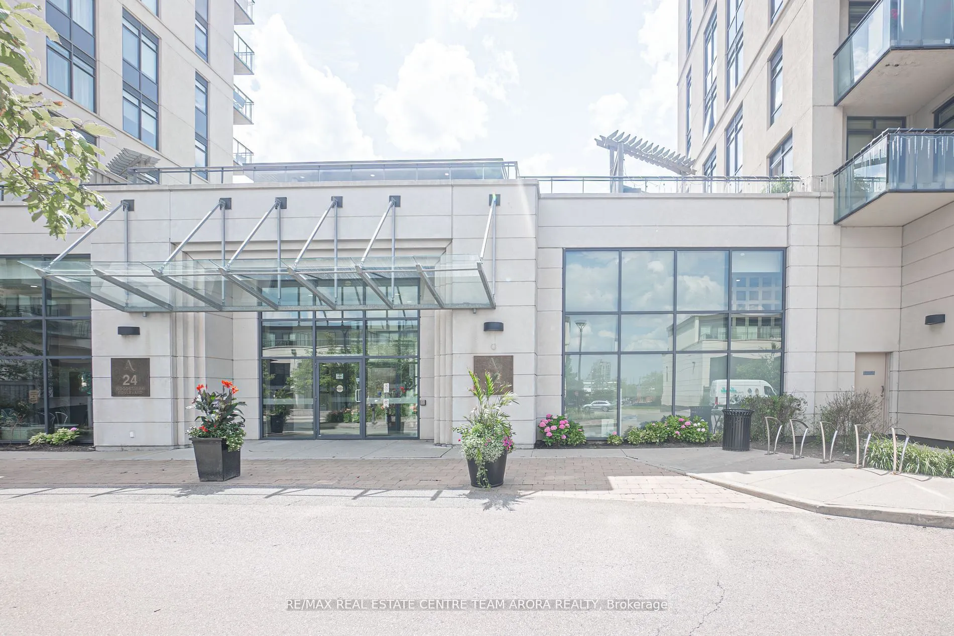 24 Woodstream Boulevard, #609