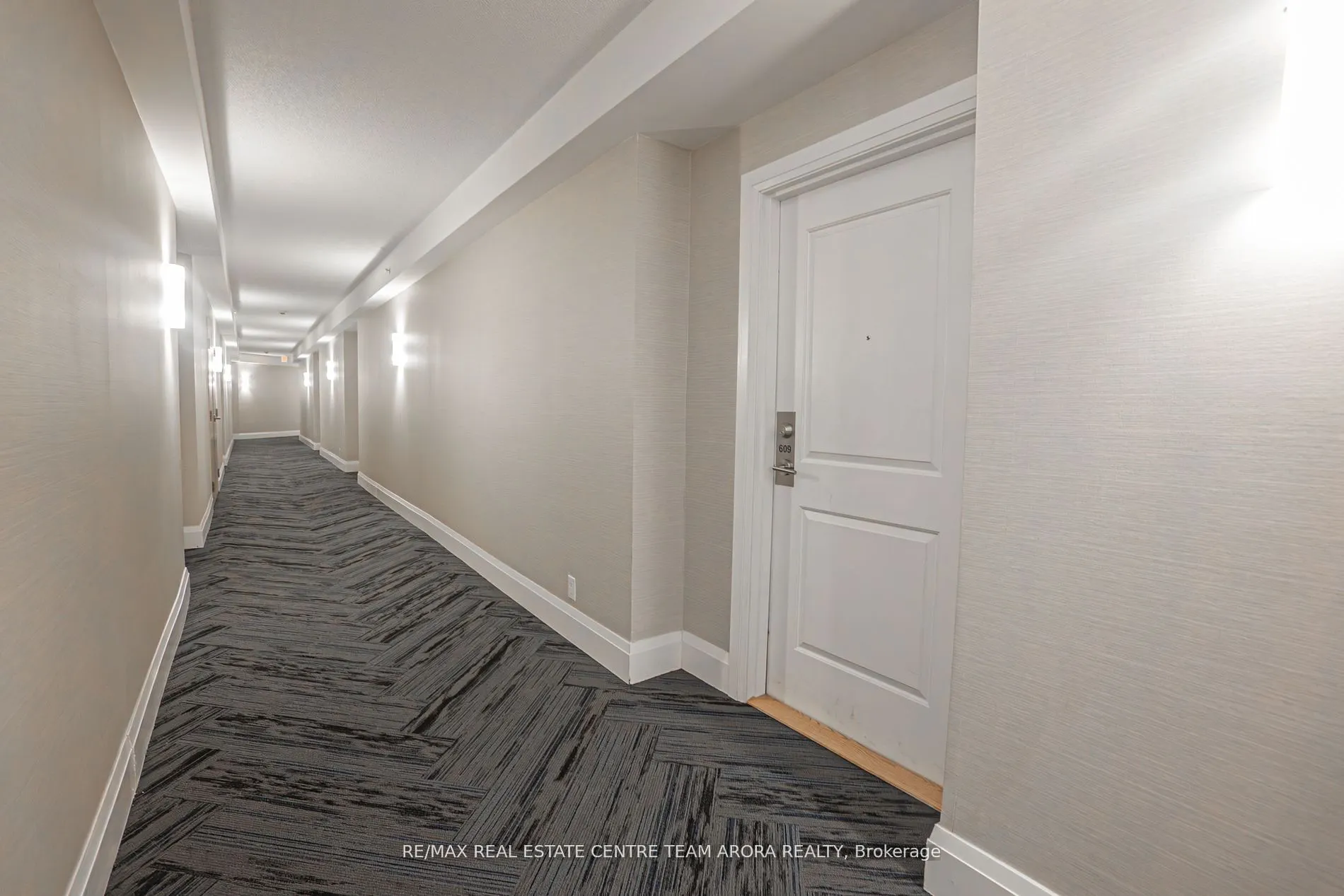24 Woodstream Boulevard, #609