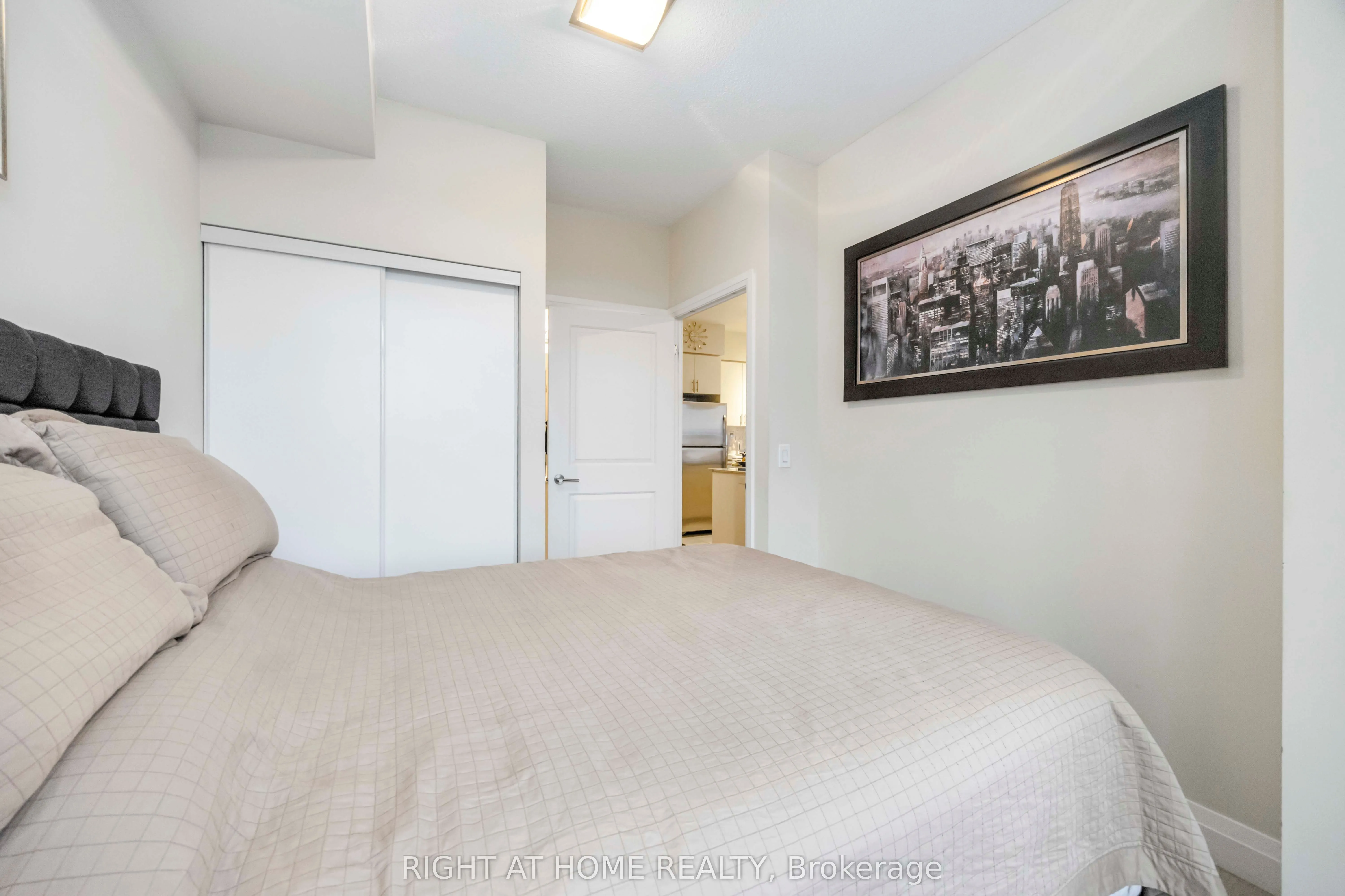 520 Steeles Avenue W, #703