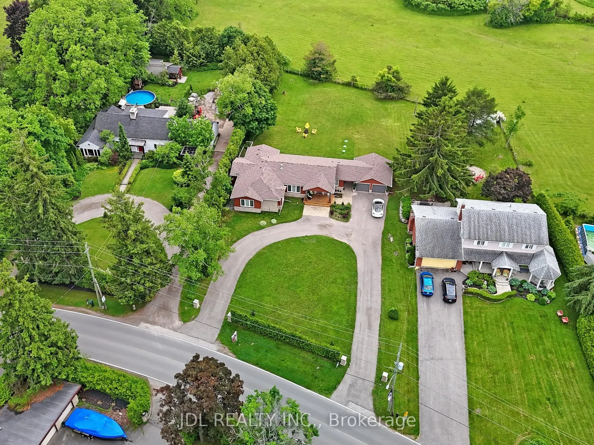 11 Hedge Road