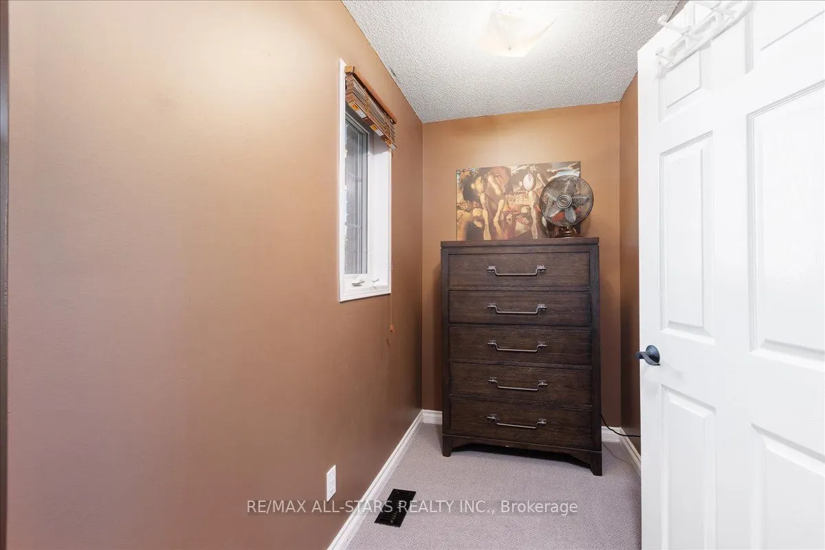 3 Hattie Court