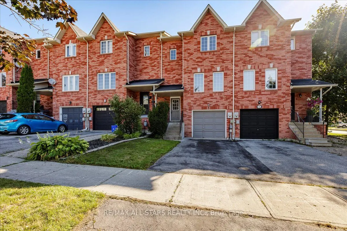 3 Hattie Court
