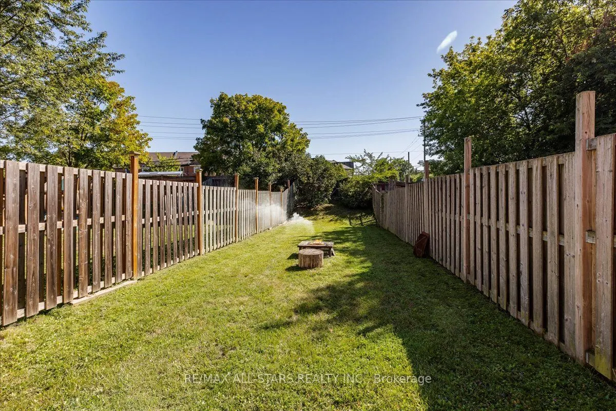 3 Hattie Court