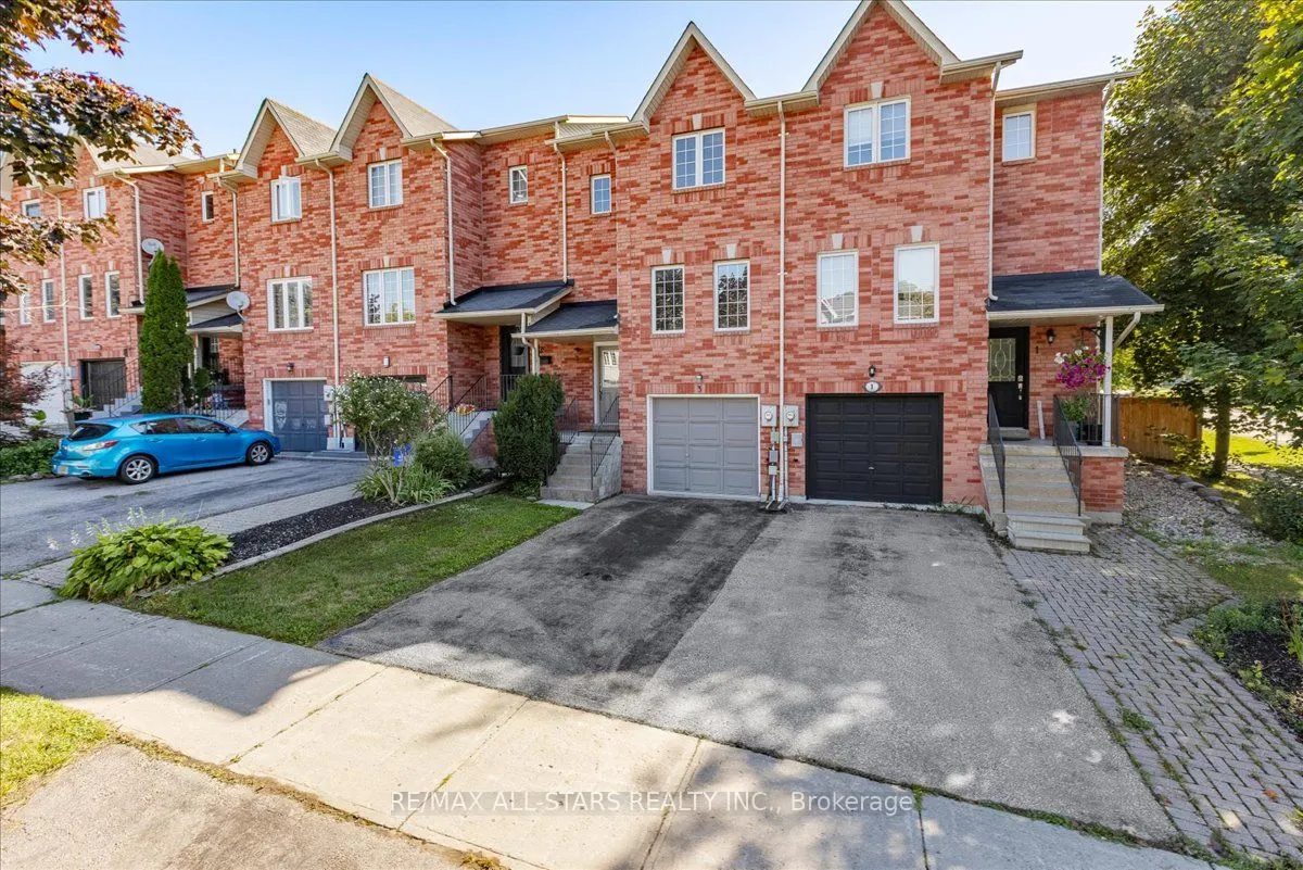 3 Hattie Court