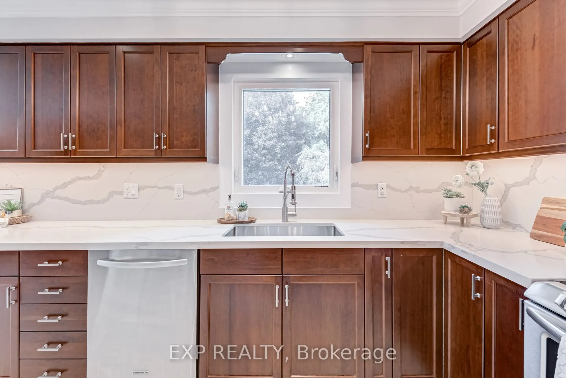 891 Leslie Valley Drive