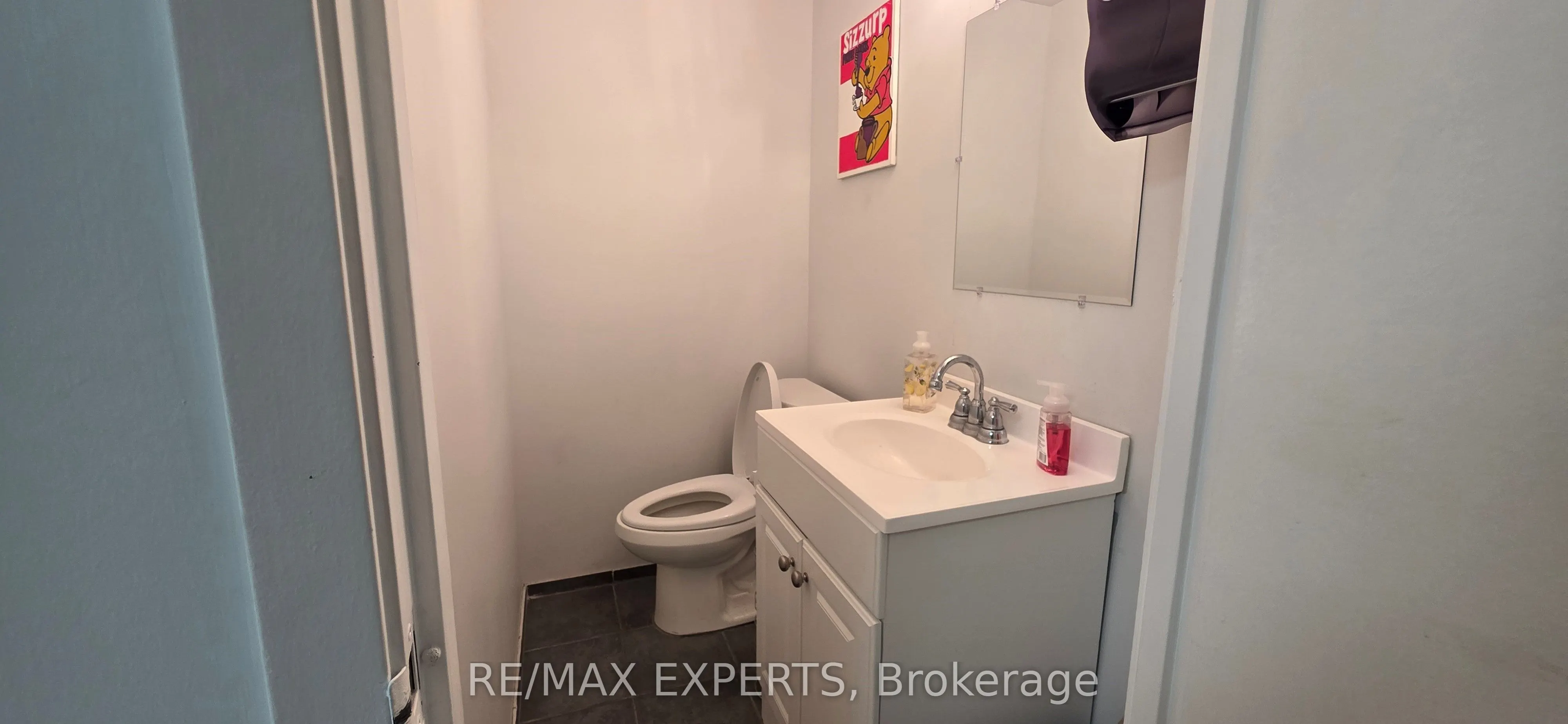 242 Applewood Crescent, #4