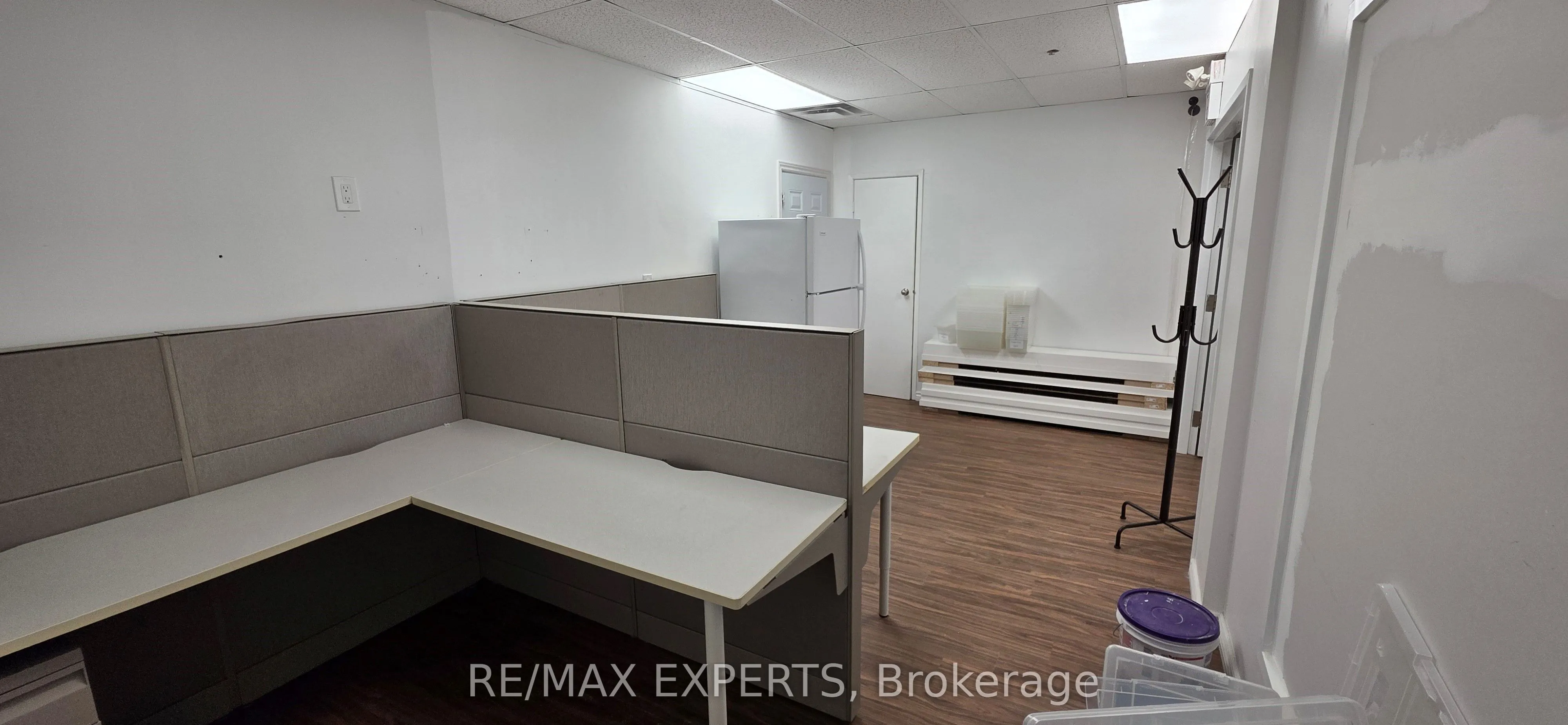242 Applewood Crescent, #4