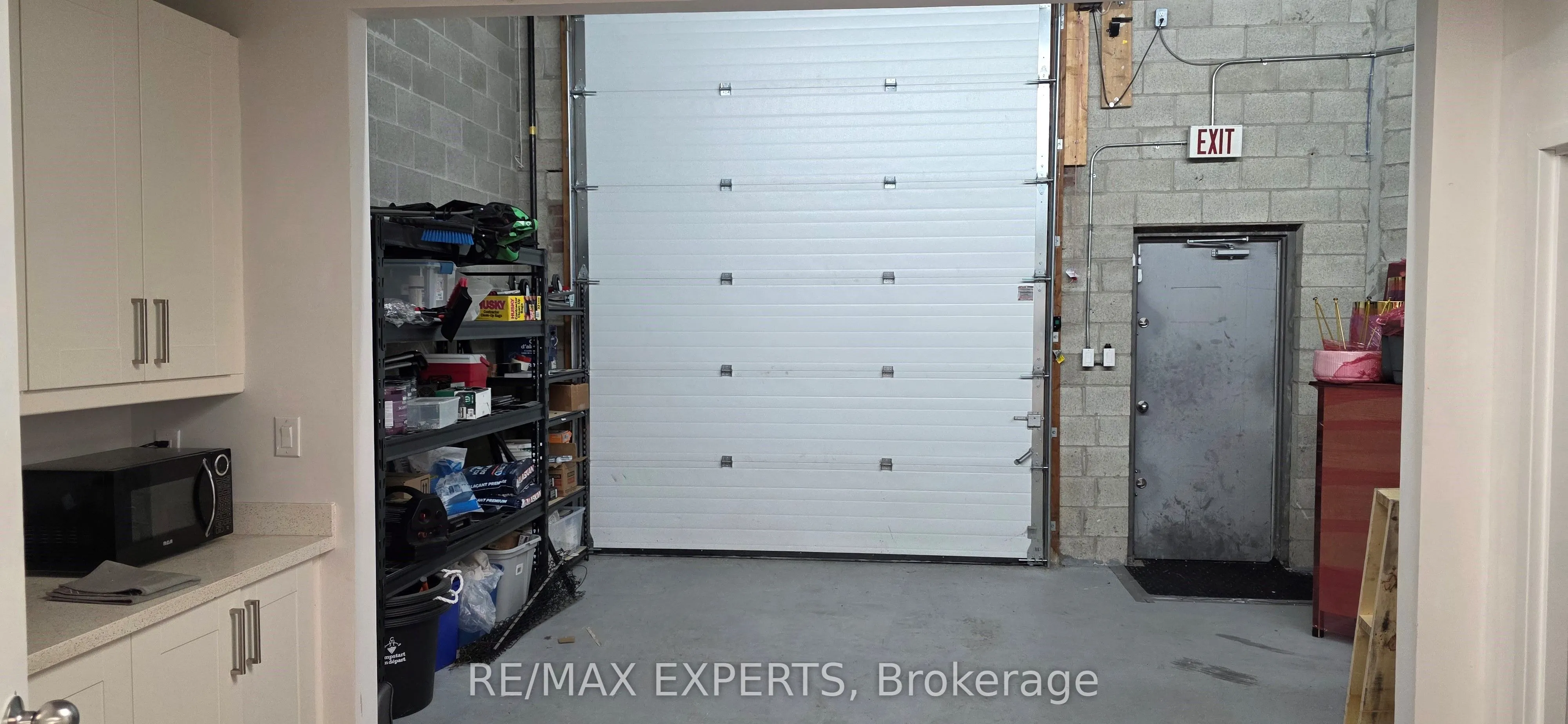 242 Applewood Crescent, #4