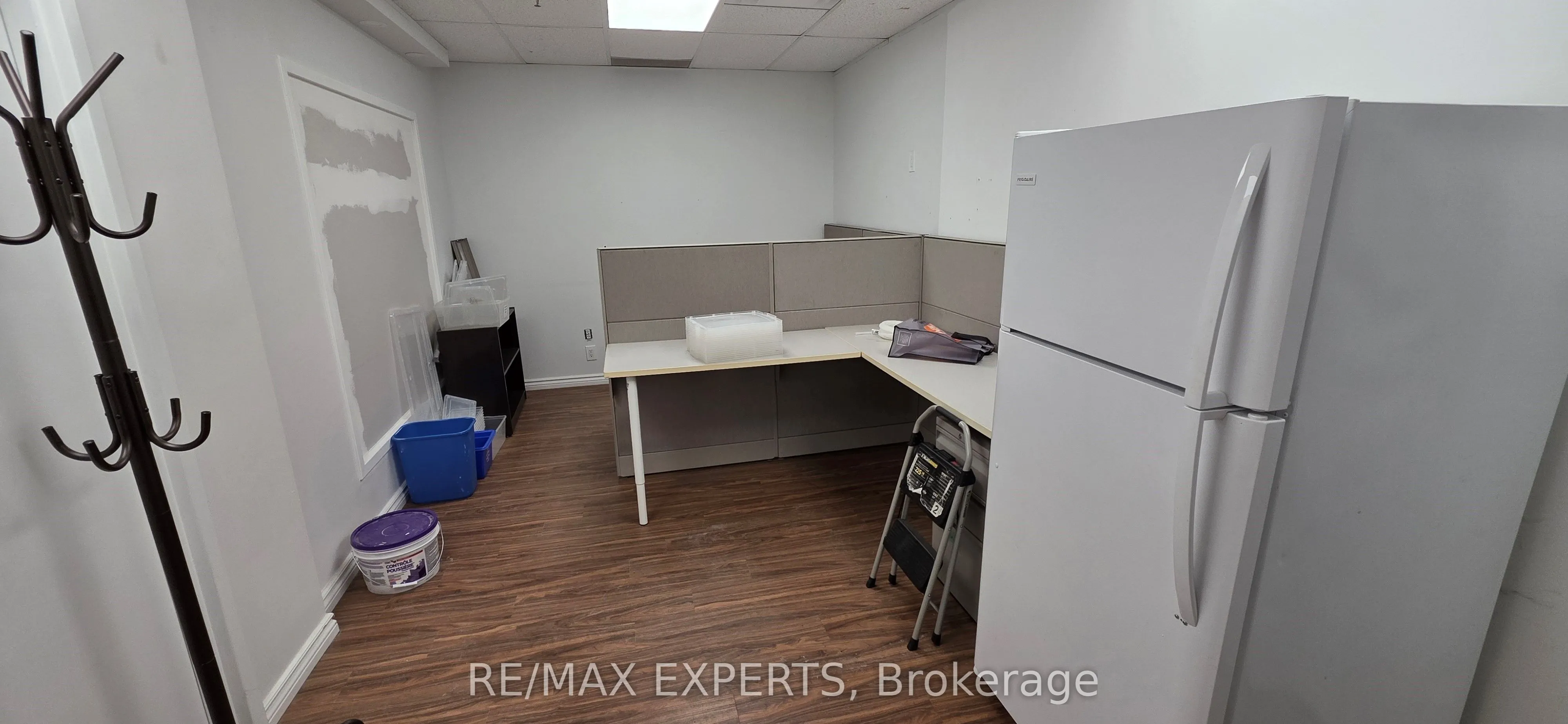 242 Applewood Crescent, #4