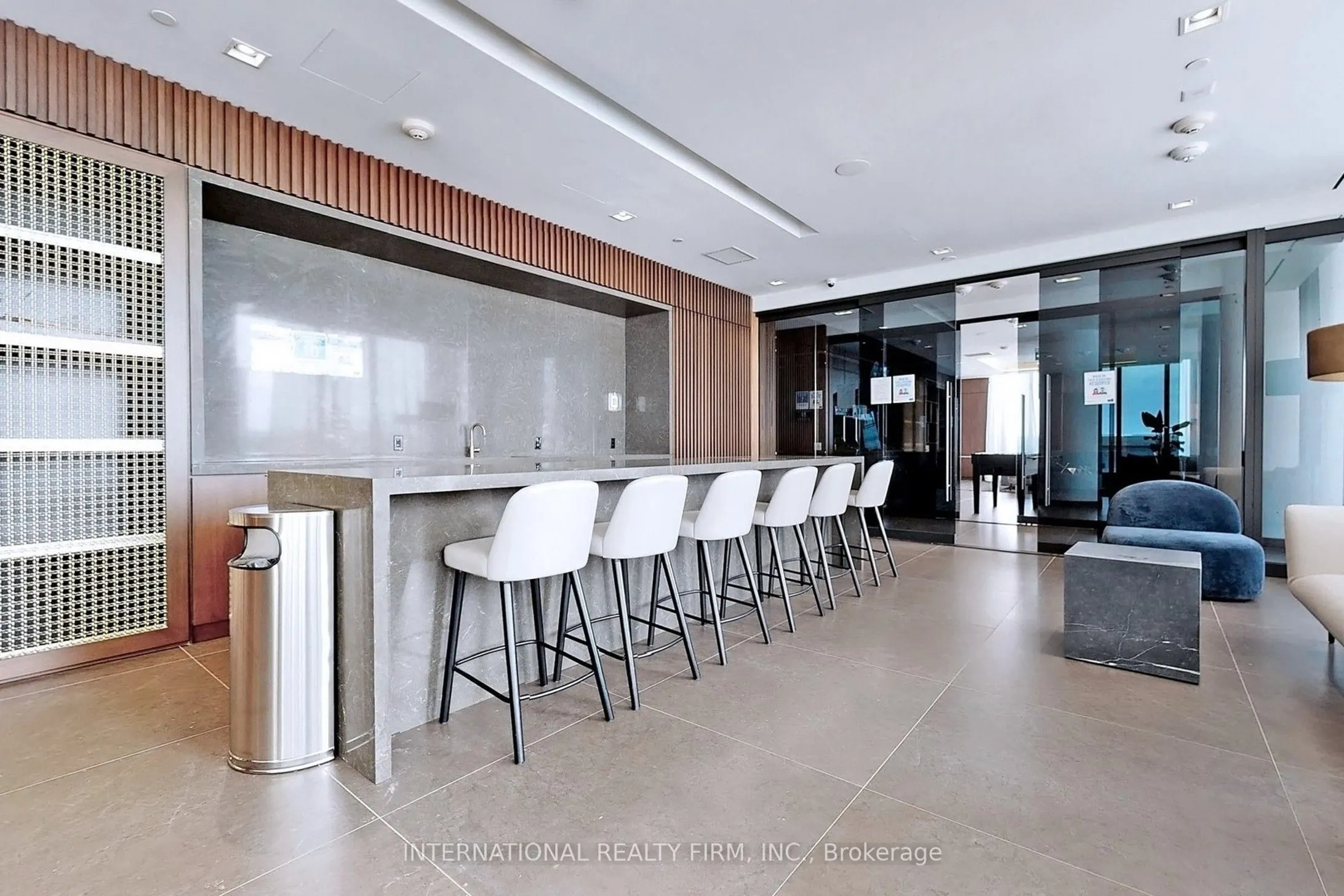 950 Portage Parkway, #7
