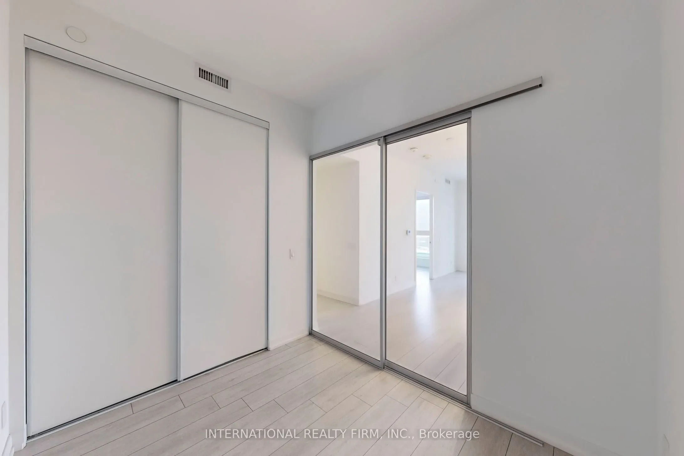 950 Portage Parkway, #7