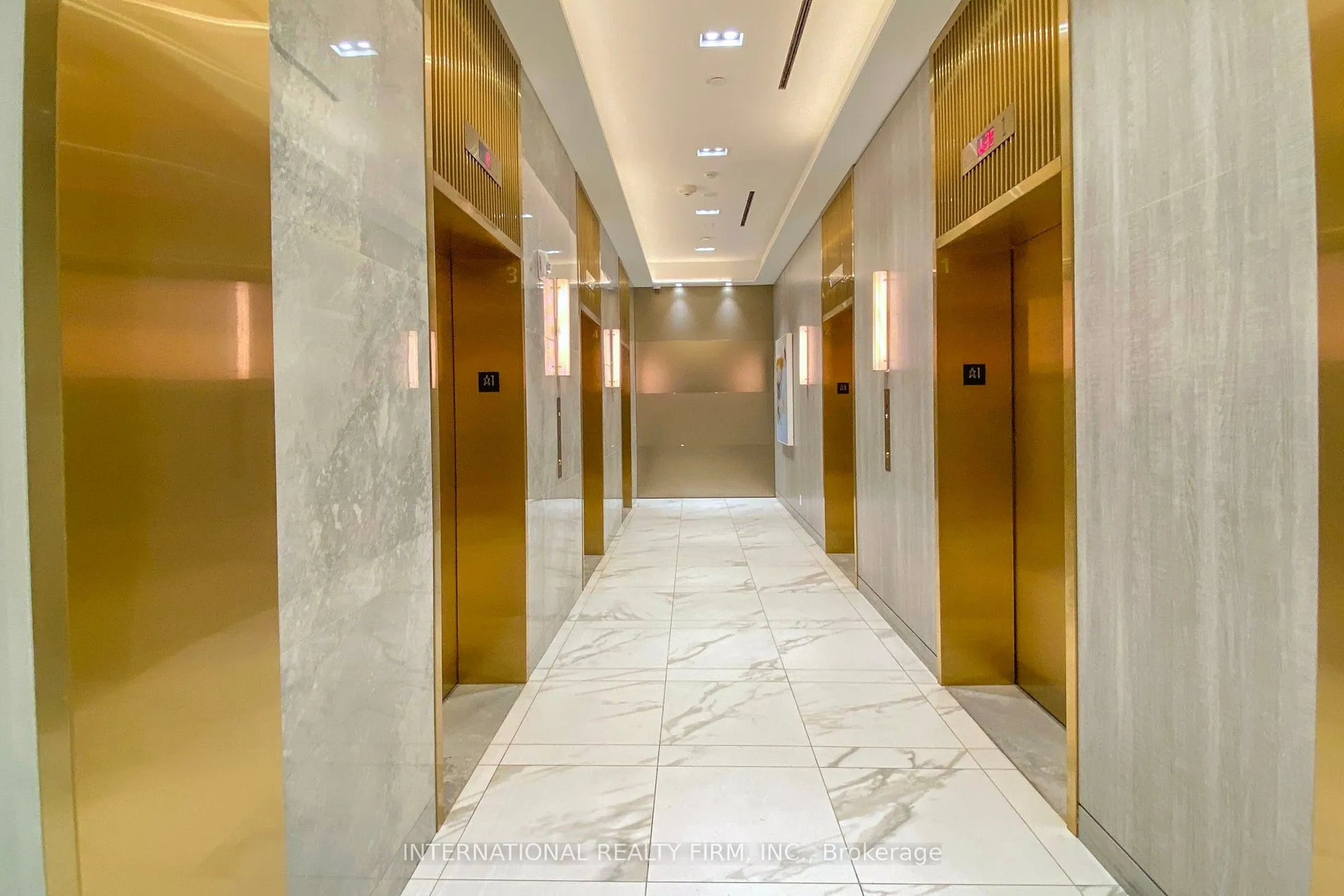 950 Portage Parkway, #7