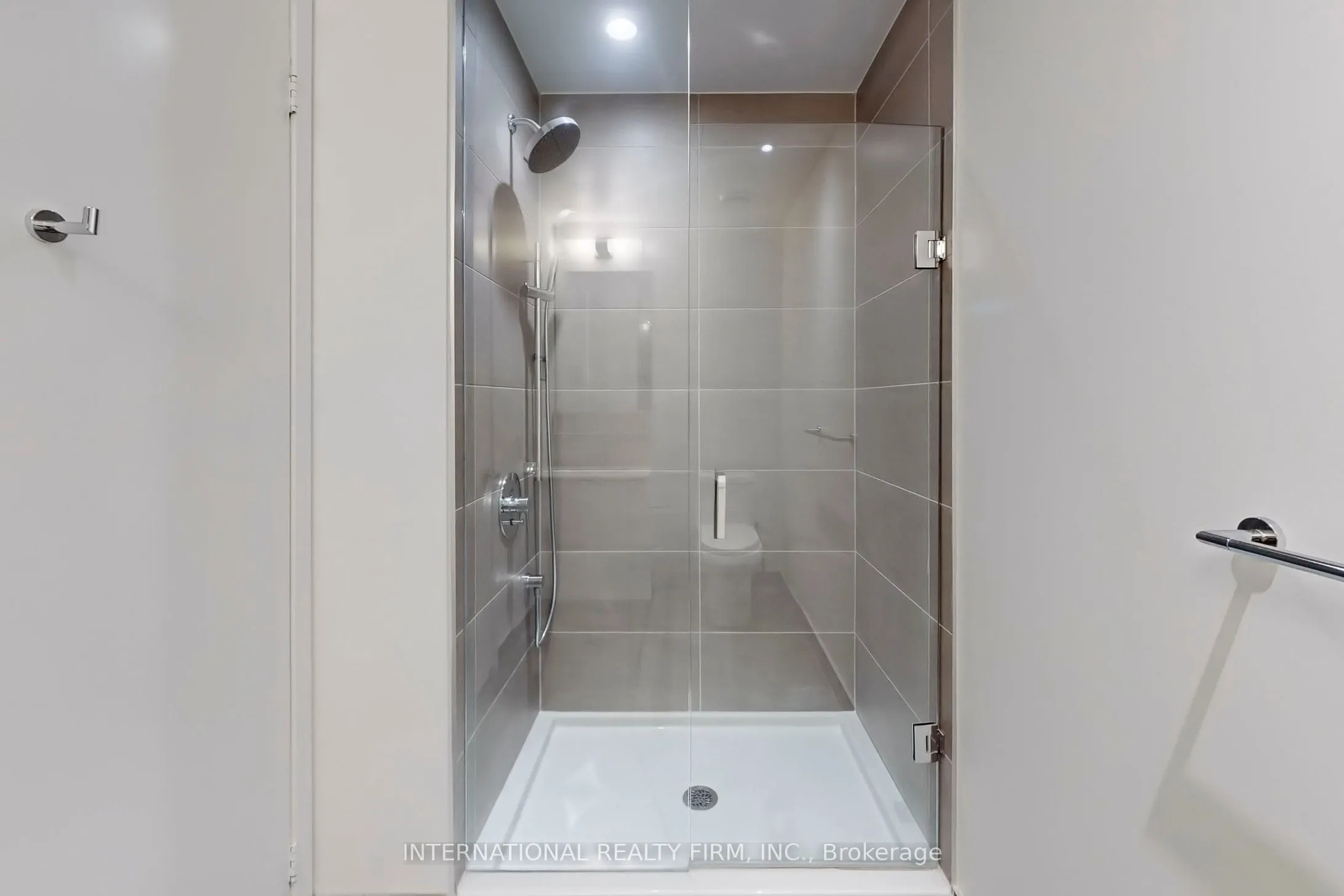 950 Portage Parkway, #7