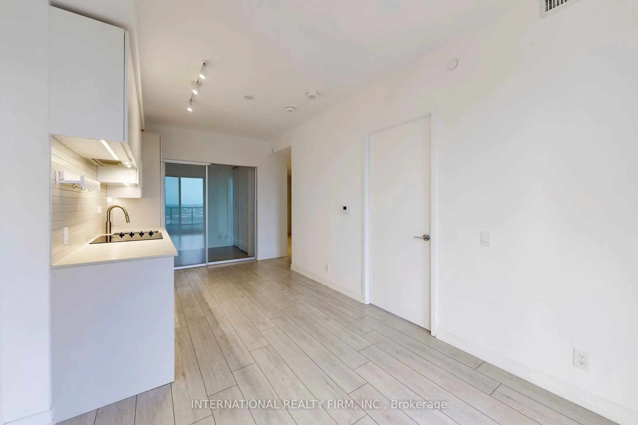 950 Portage Parkway, #7