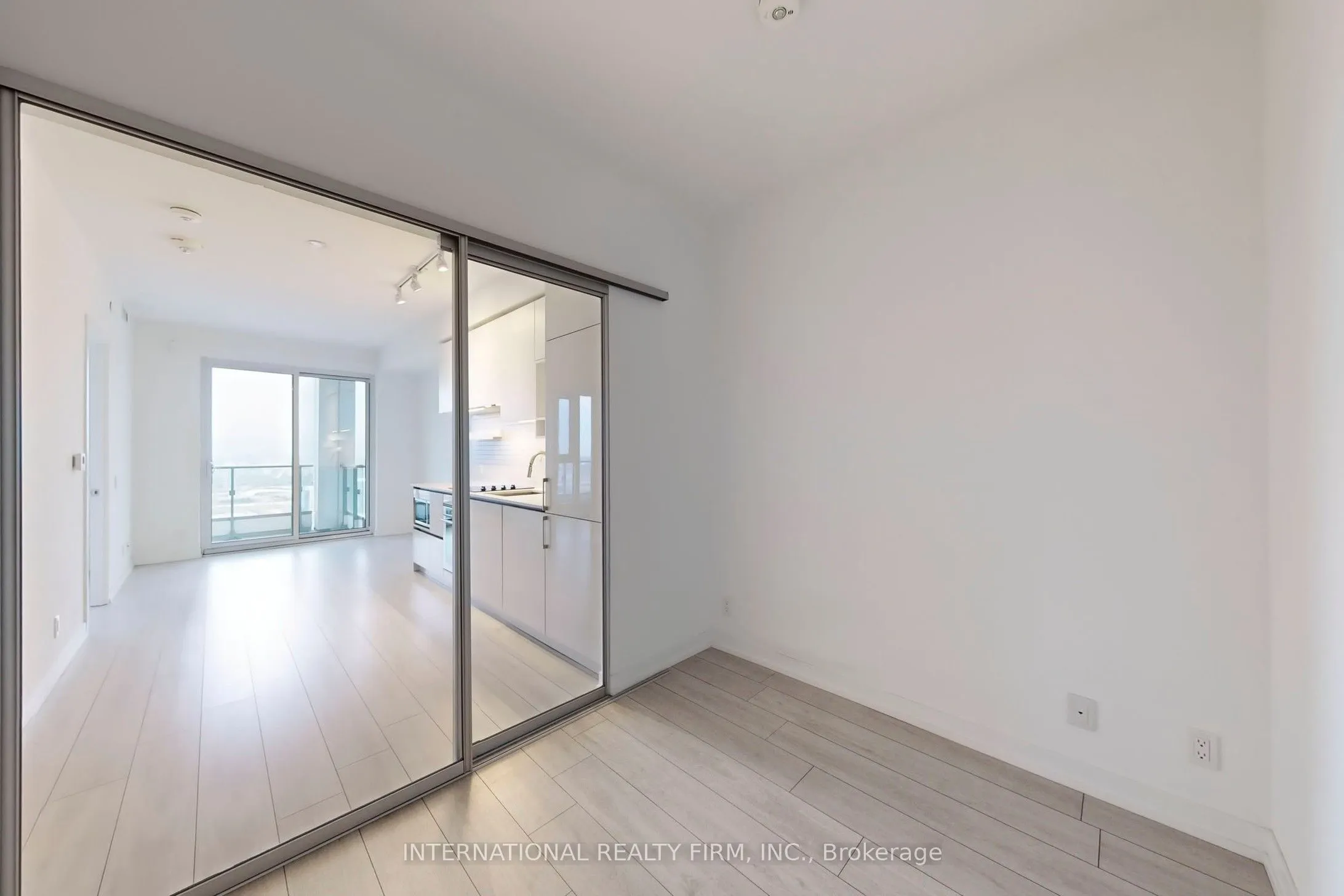 950 Portage Parkway, #7
