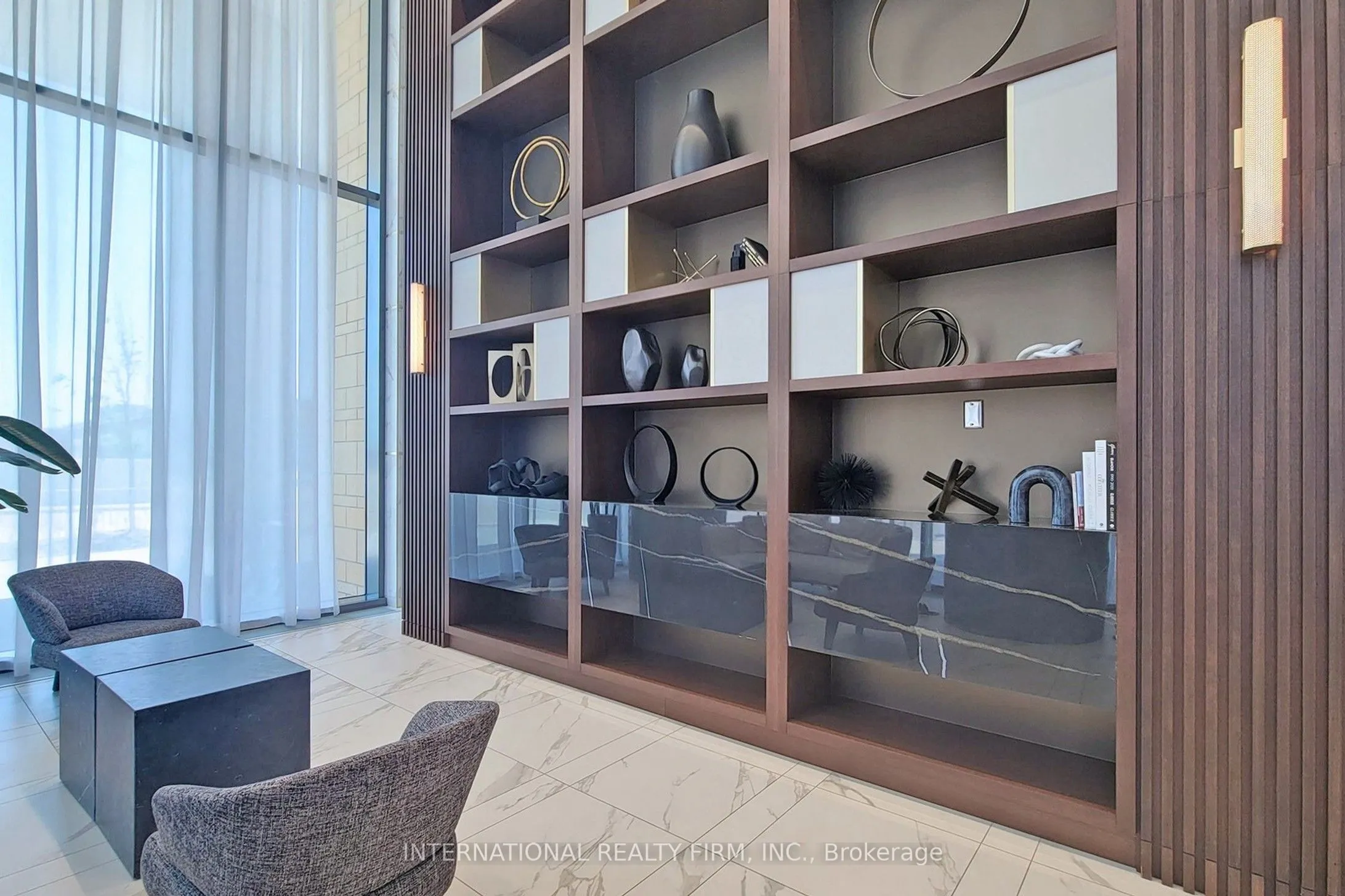 950 Portage Parkway, #7