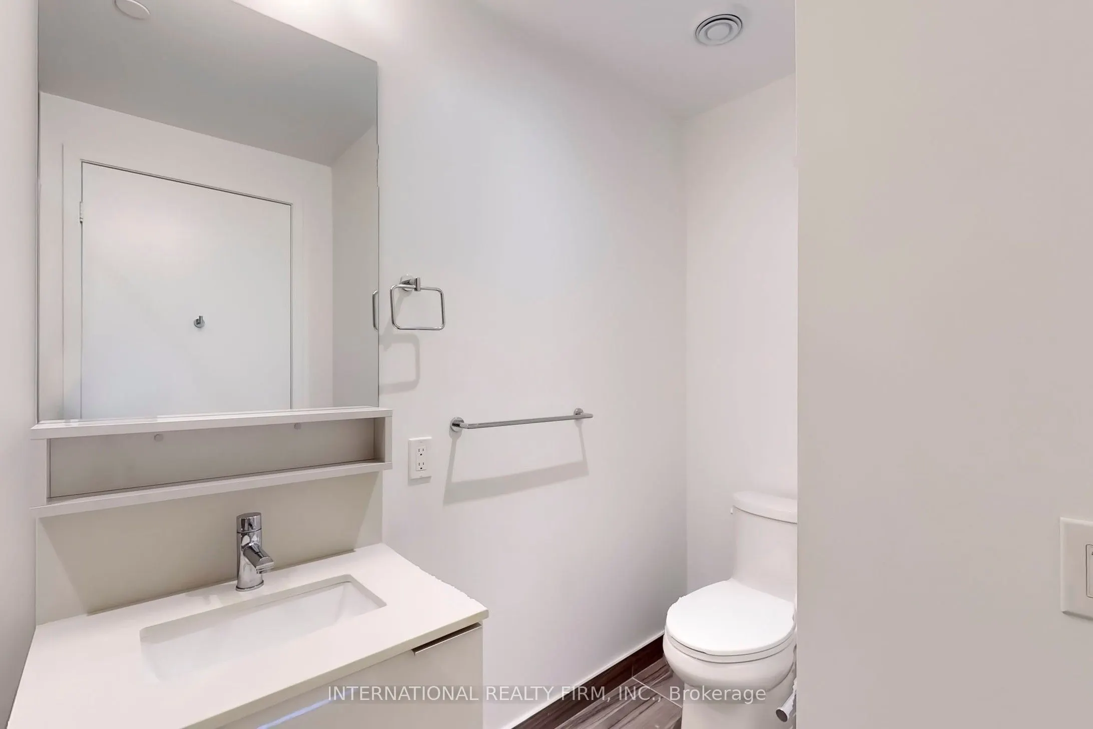 950 Portage Parkway S, #7