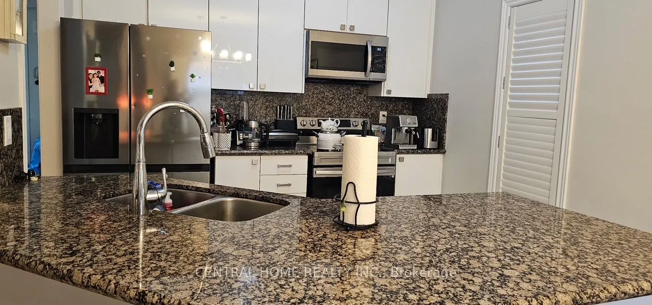 8 Raintree Crescent
