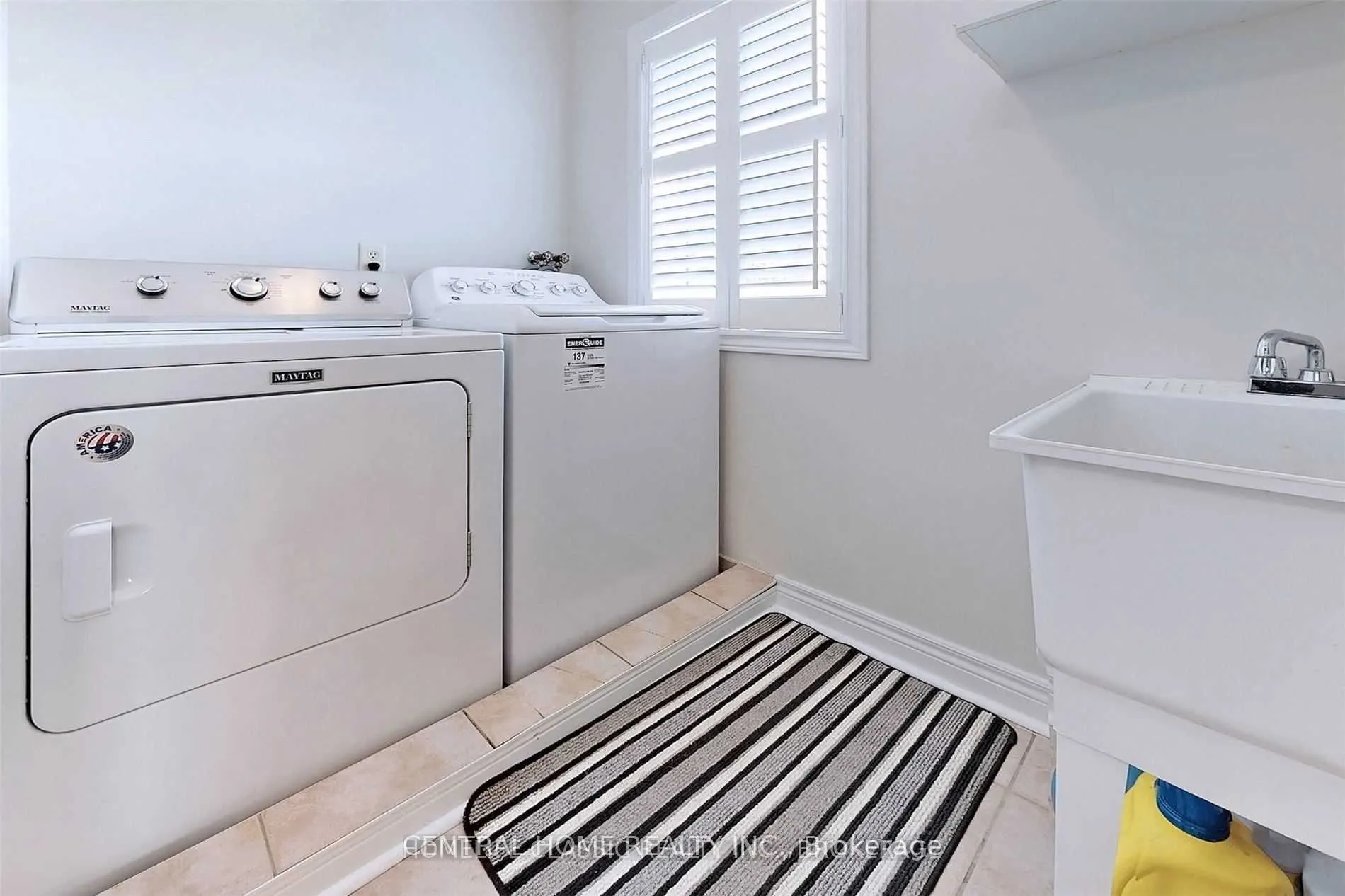 8 Raintree Crescent