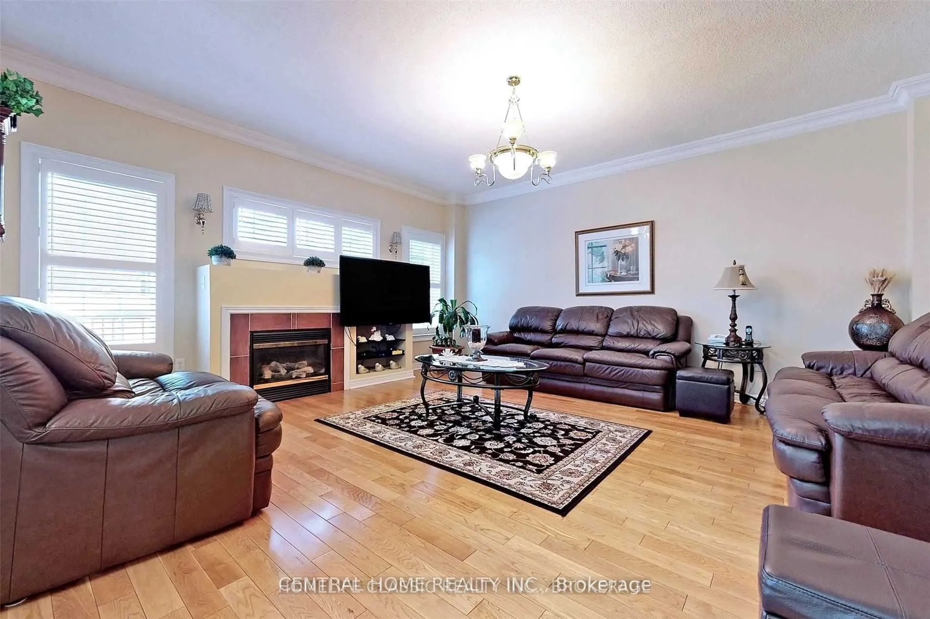 8 Raintree Crescent