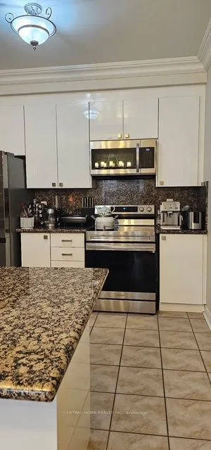 8 Raintree Crescent