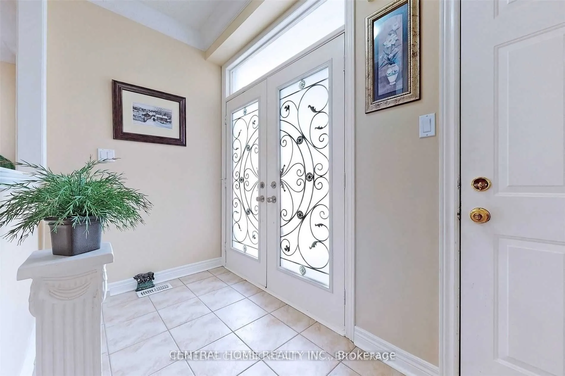8 Raintree Crescent