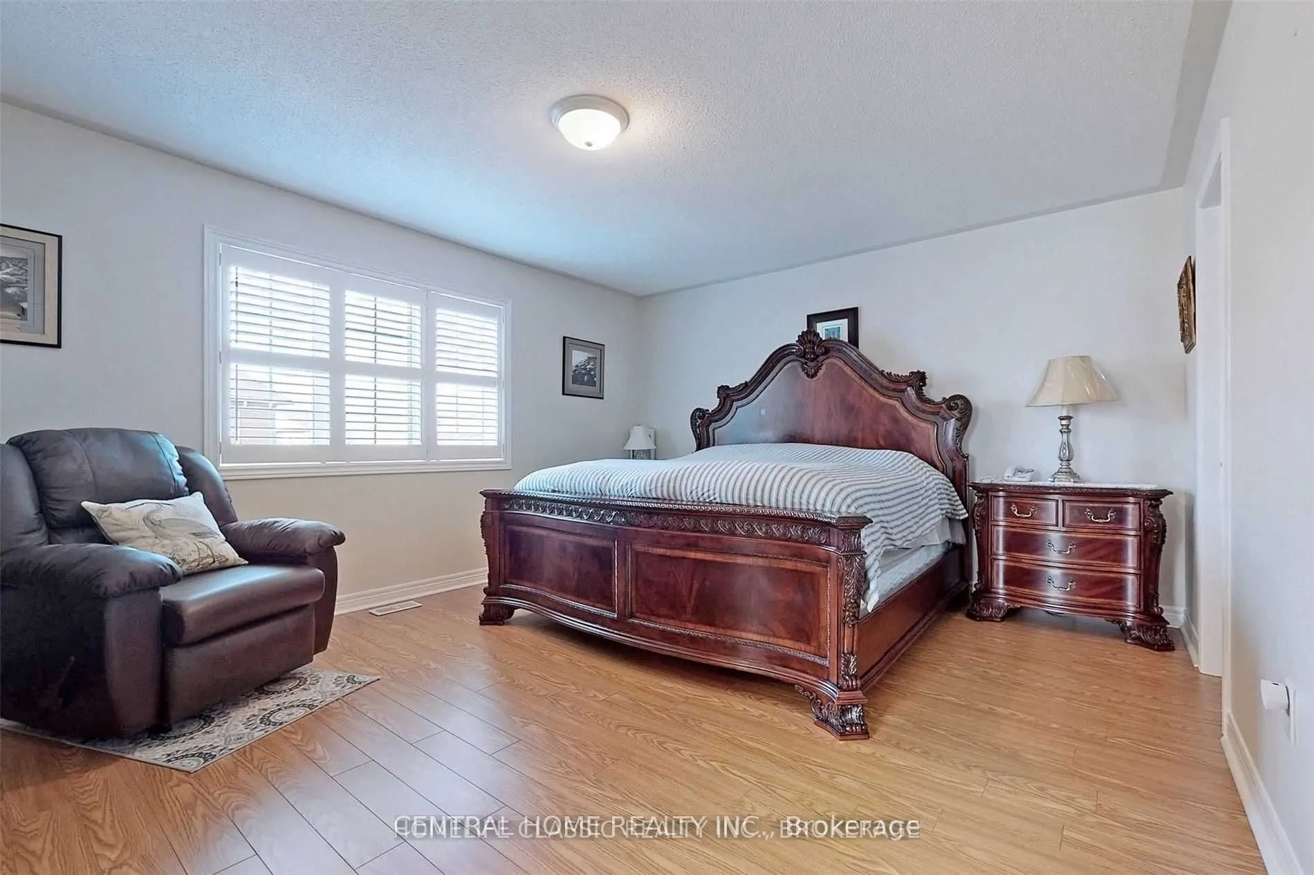 8 Raintree Crescent