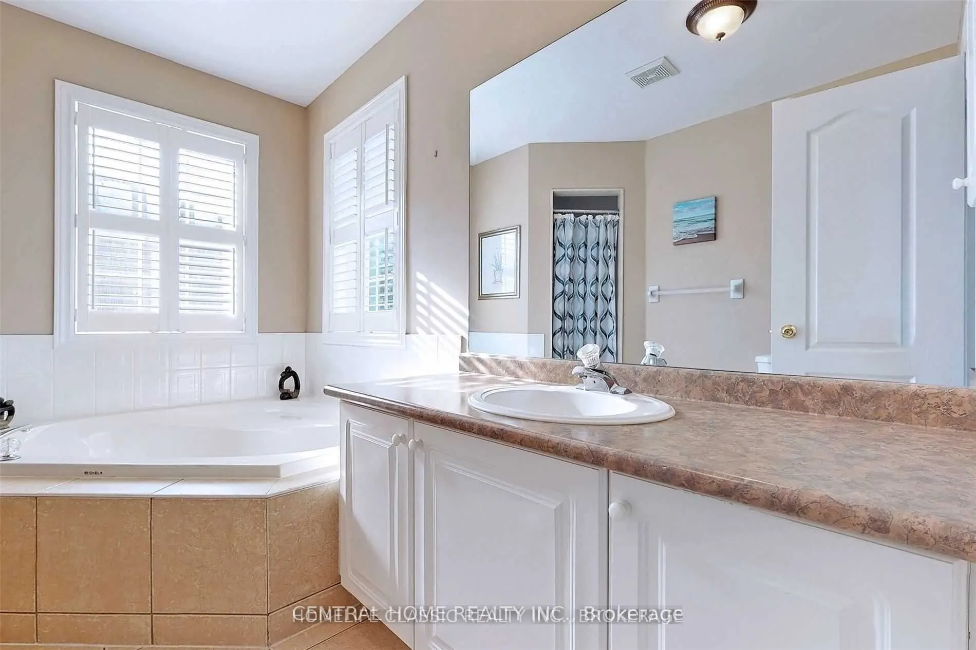 8 Raintree Crescent