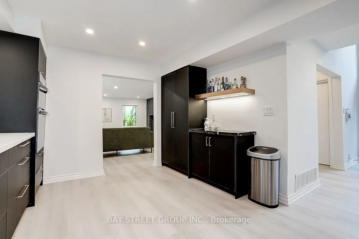 8 Waterbend Drive