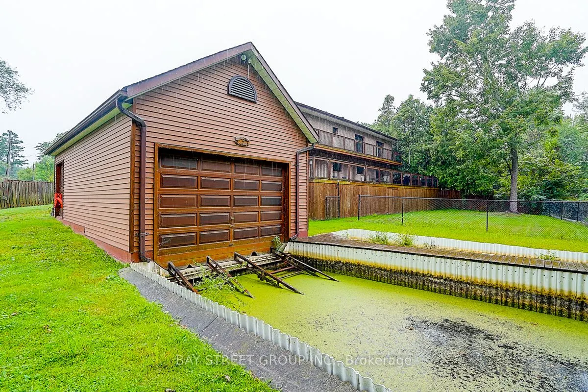 8 Waterbend Drive