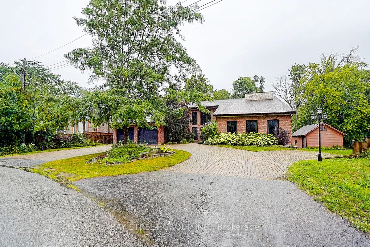 8 Waterbend Drive