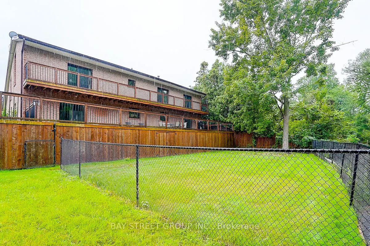 8 Waterbend Drive