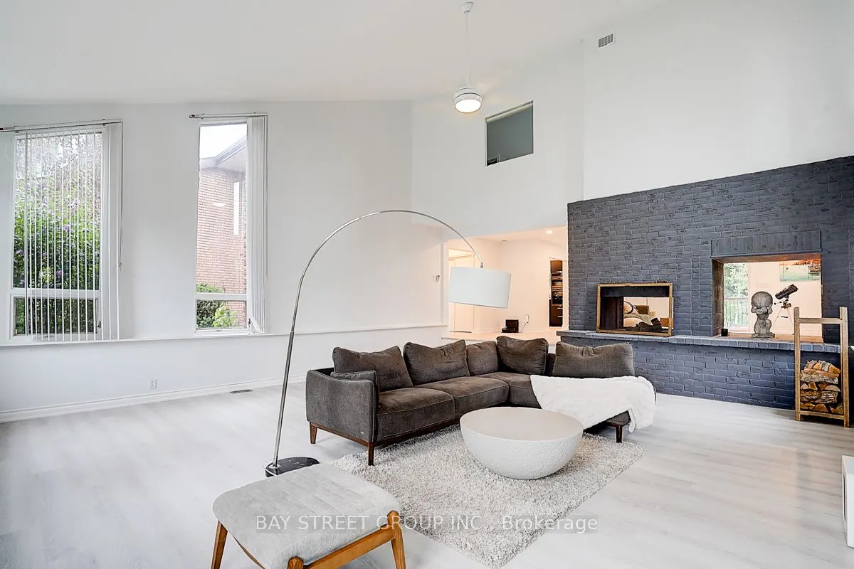 8 Waterbend Drive