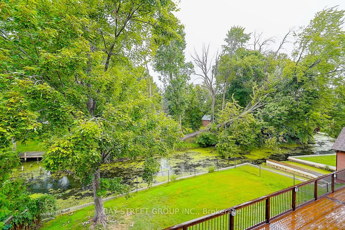 8 Waterbend Drive
