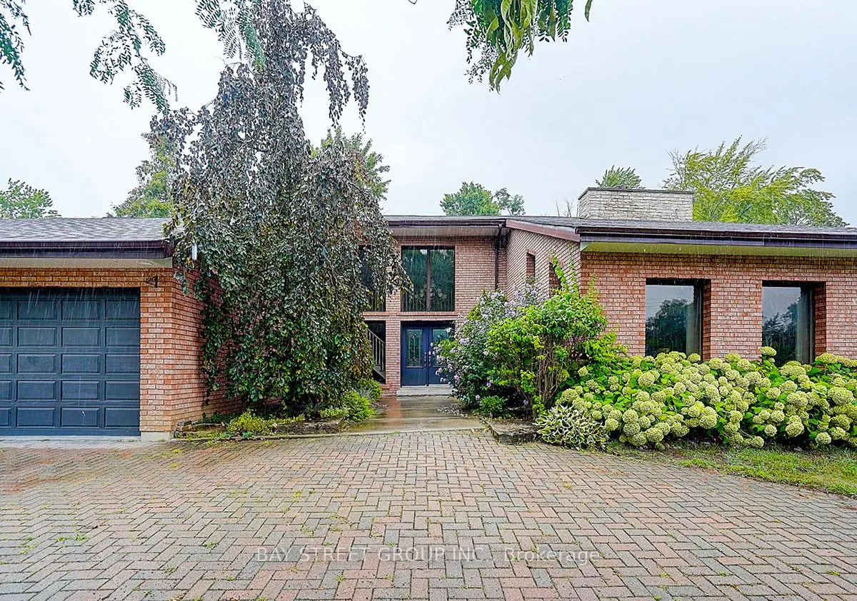 8 Waterbend Drive