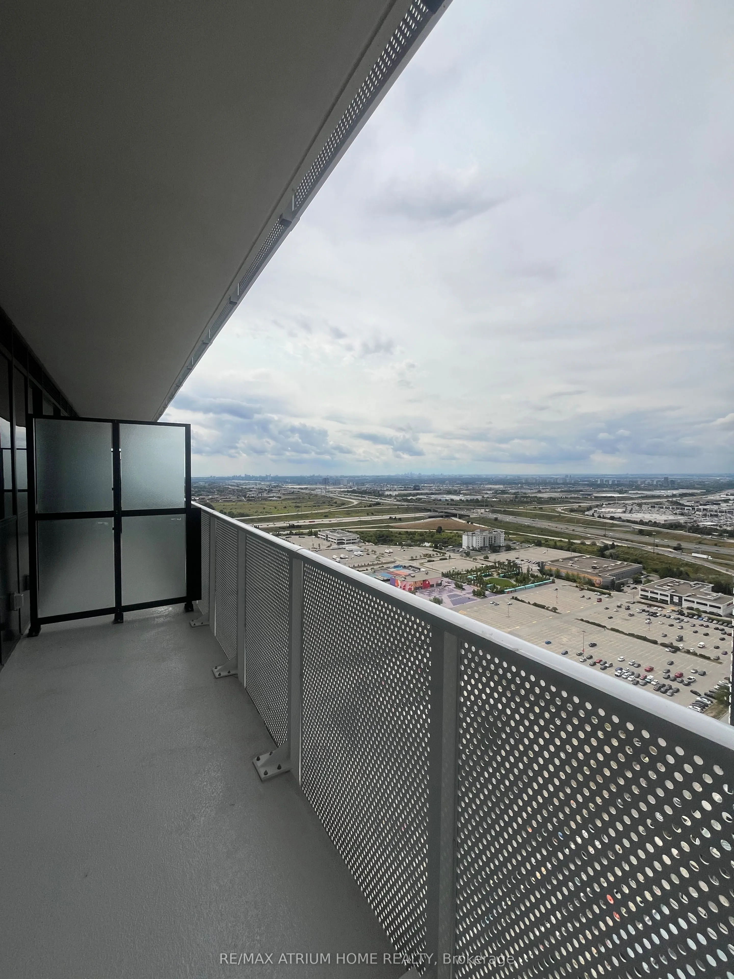 28 Interchange Way, #3802