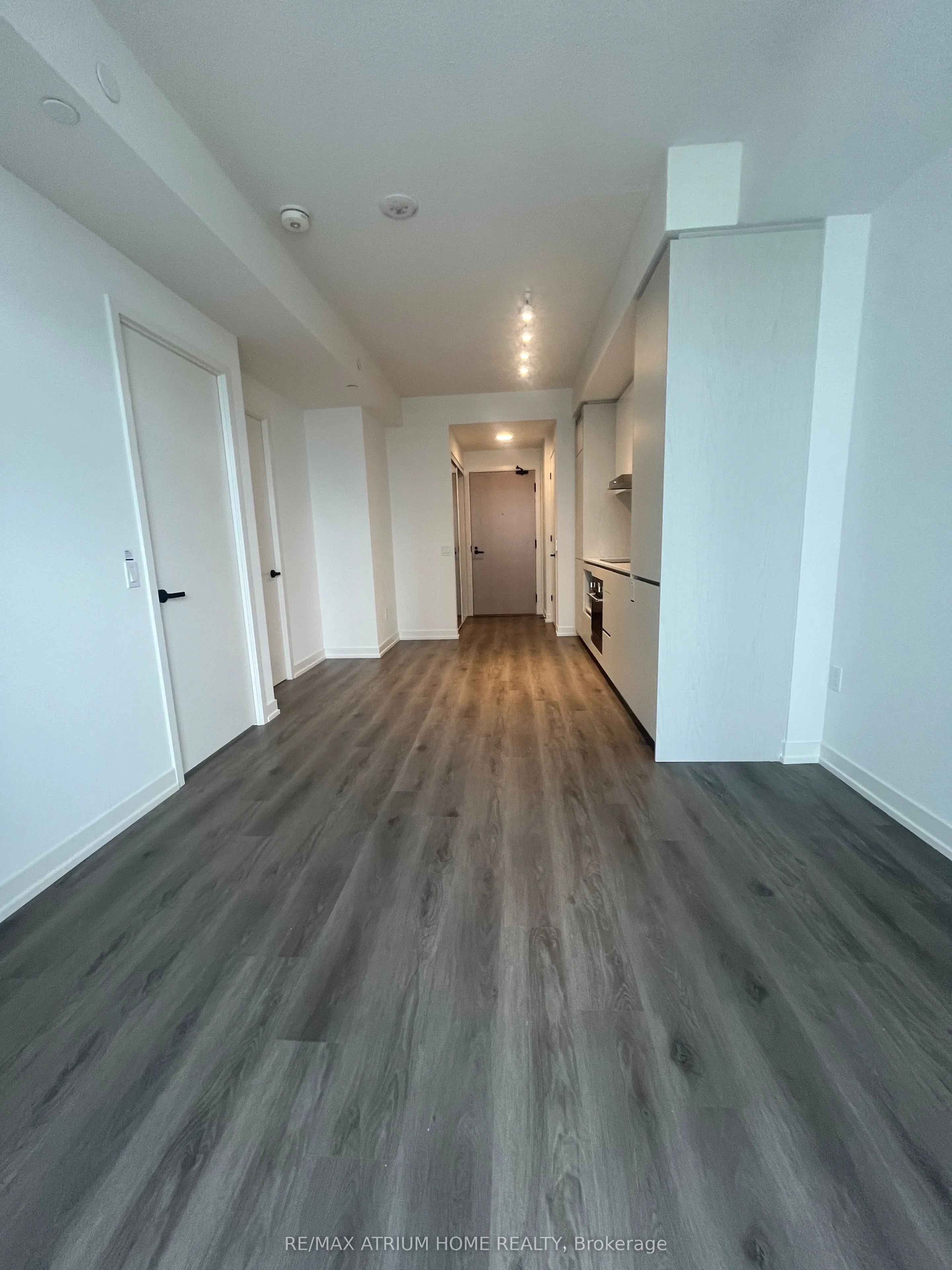 28 Interchange Way, #3802