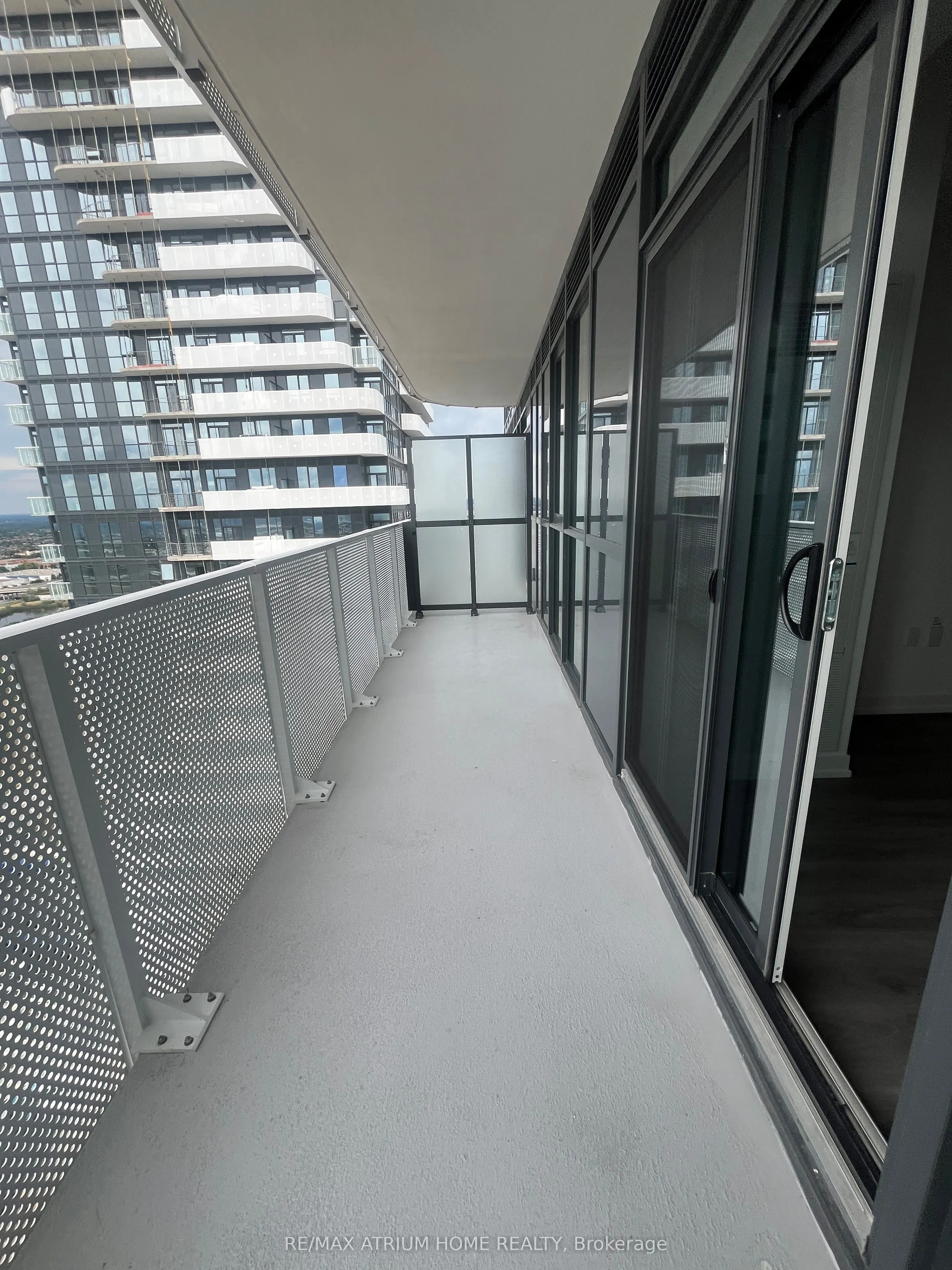 28 Interchange Way, #3802