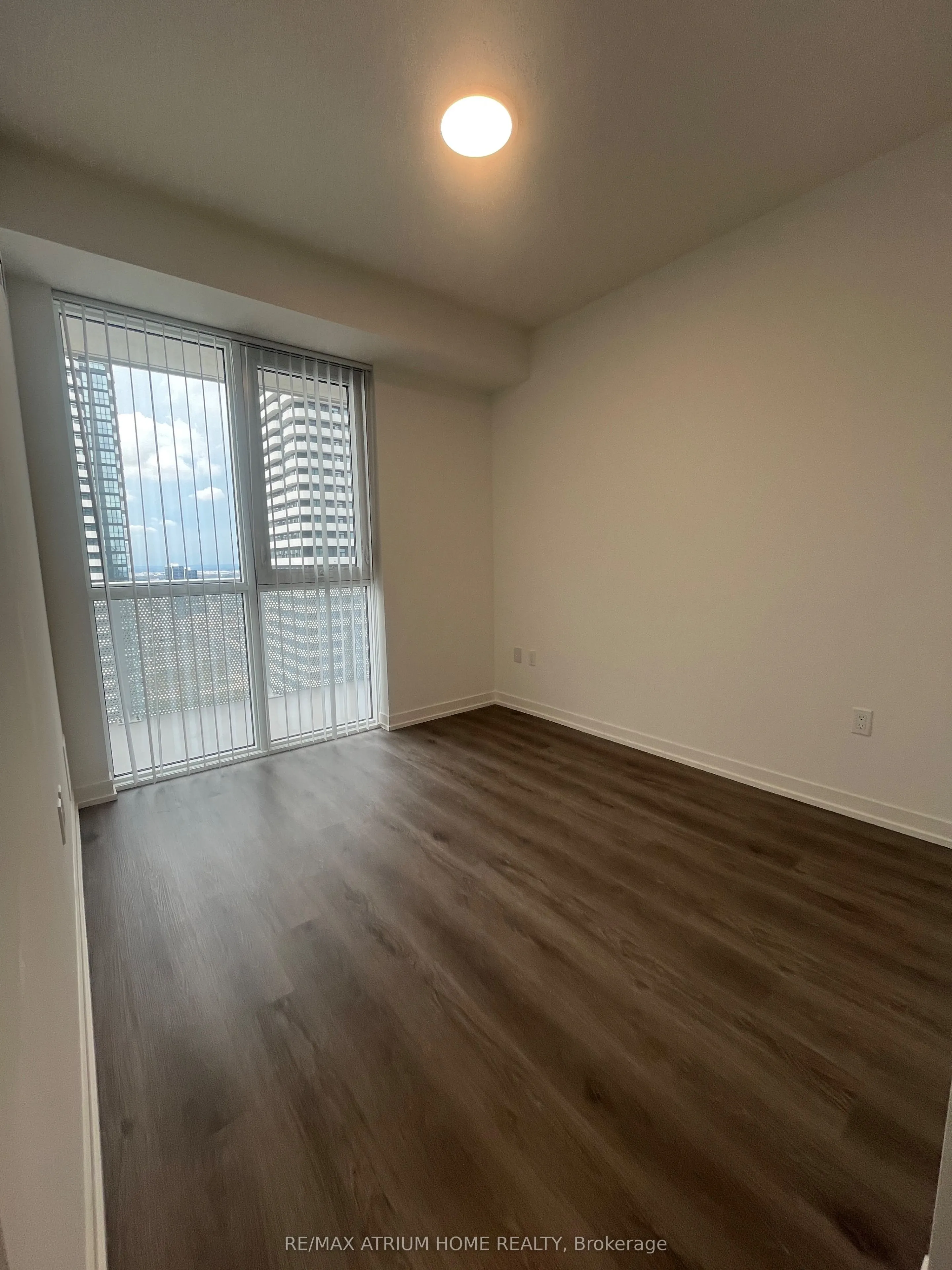 28 Interchange Way, #3802