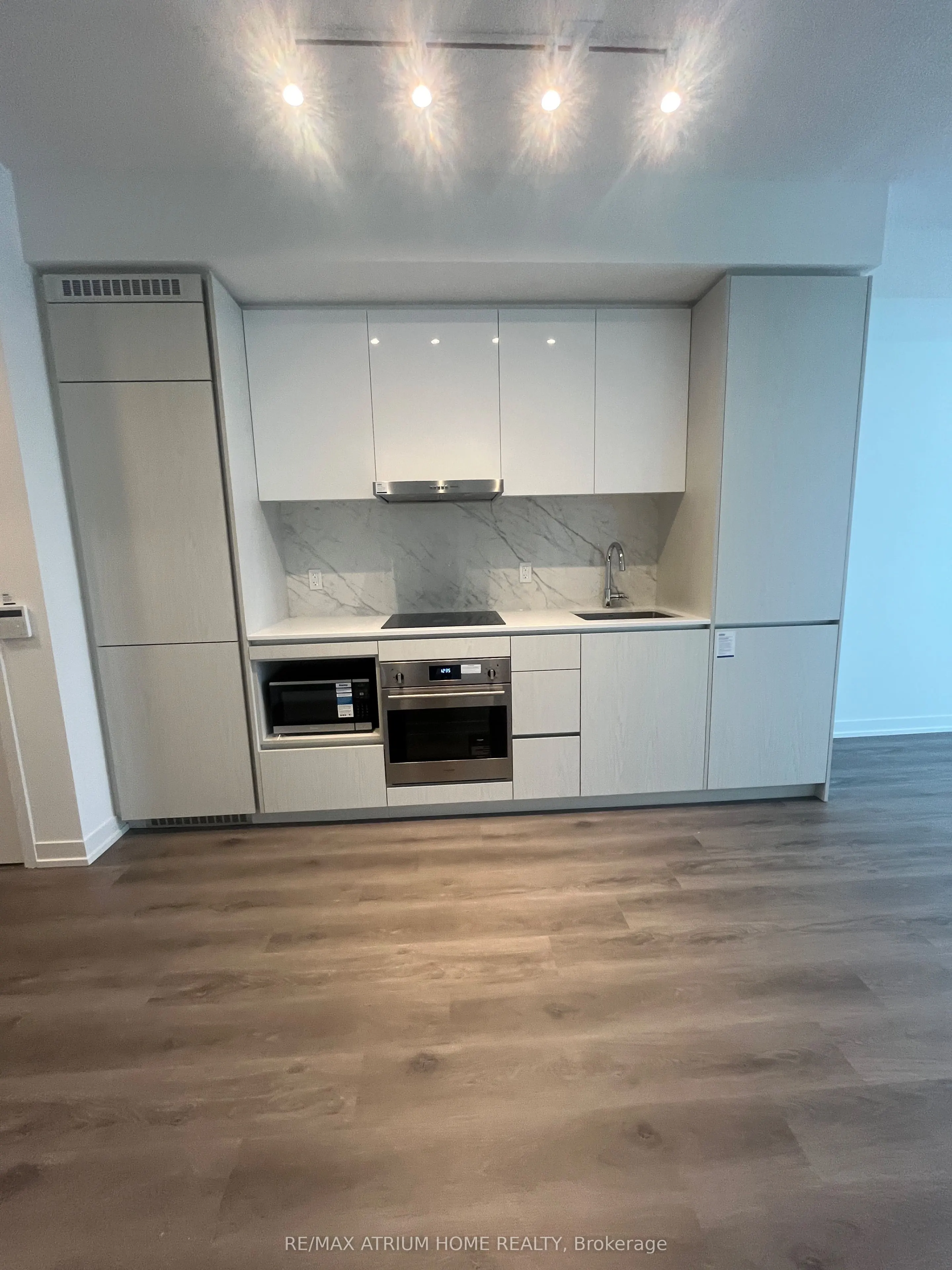28 Interchange Way, #3802