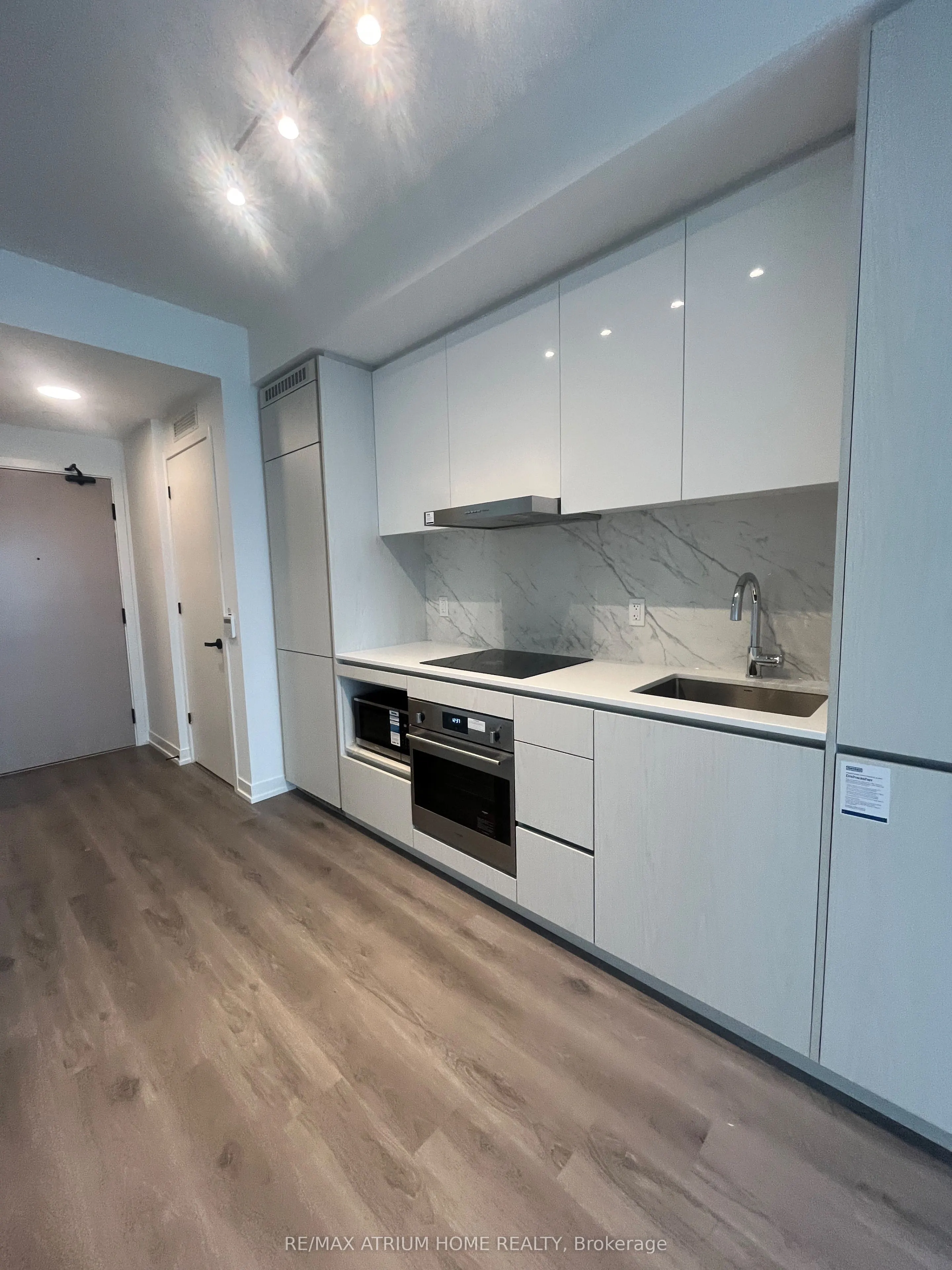 28 Interchange Way, #3802