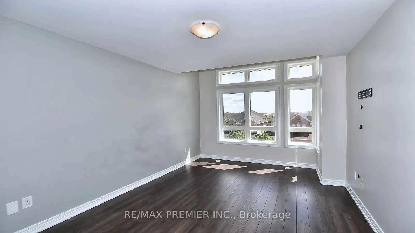 105 Kayla Crescent, #10