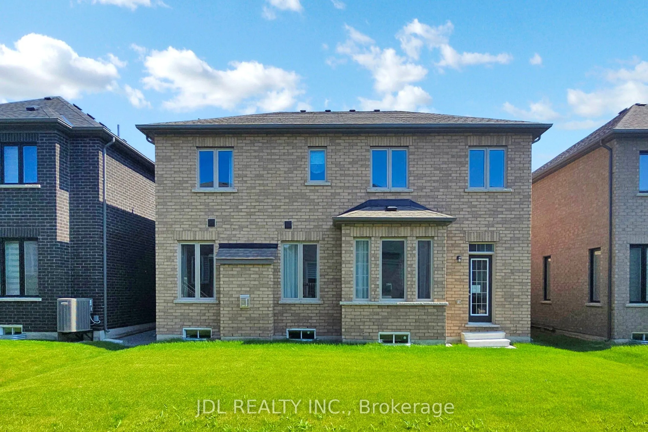 143 Kenneth Rogers Crescent