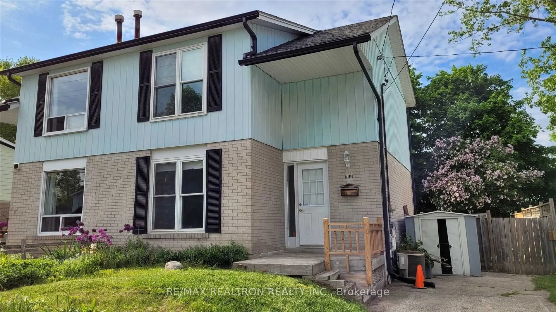 713 Elgin Street