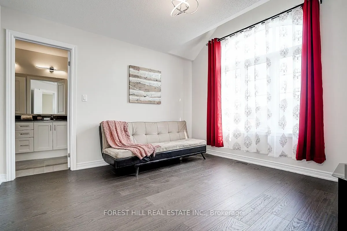 21 Dorothy Caine Crescent