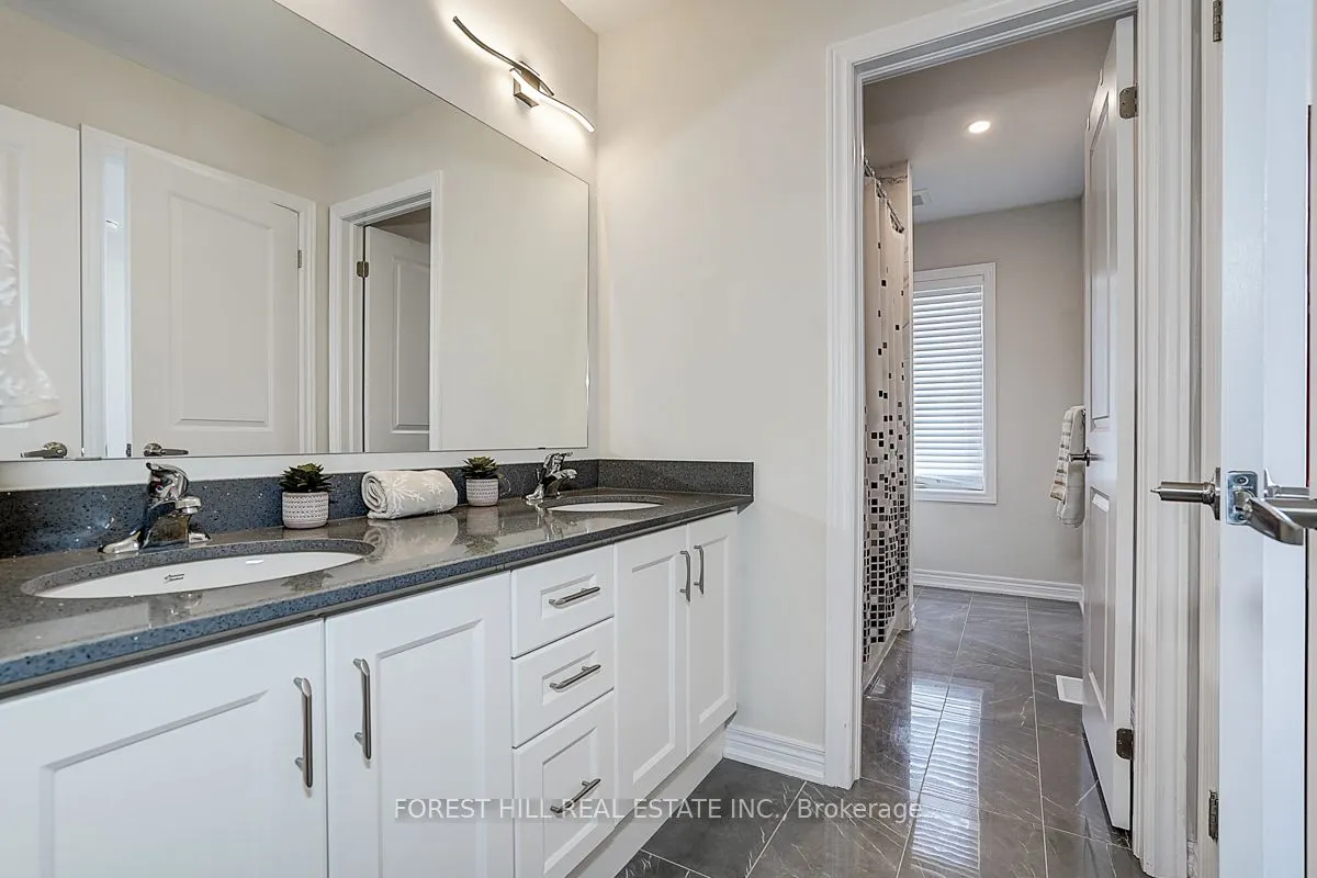 21 Dorothy Caine Crescent