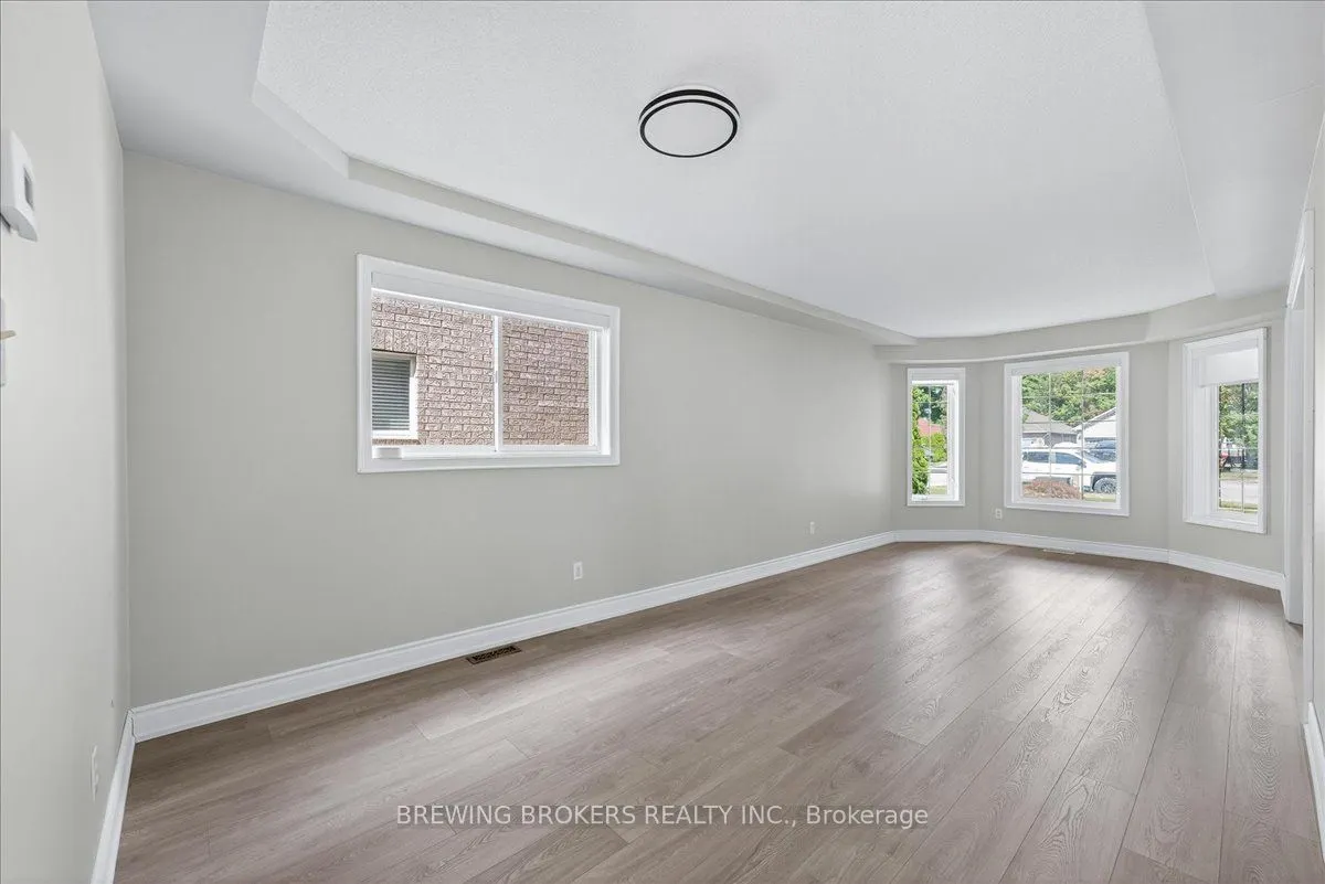 1067 Leslie Drive