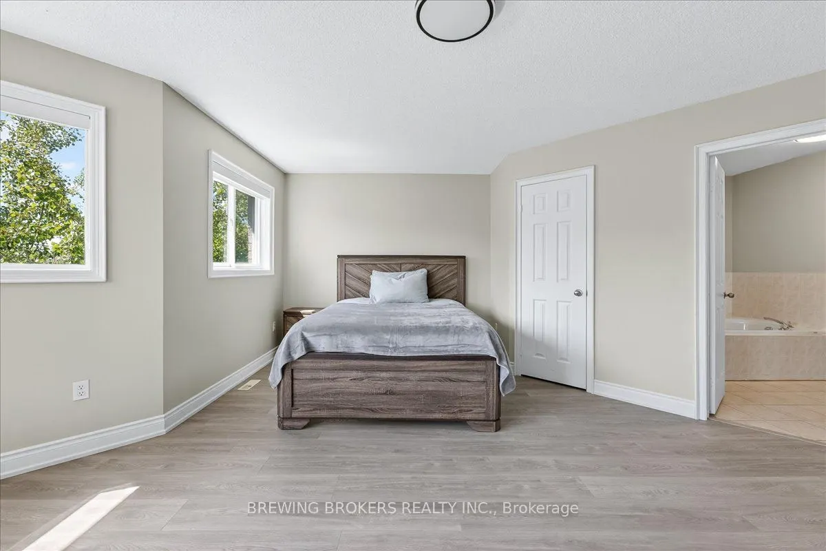 1067 Leslie Drive