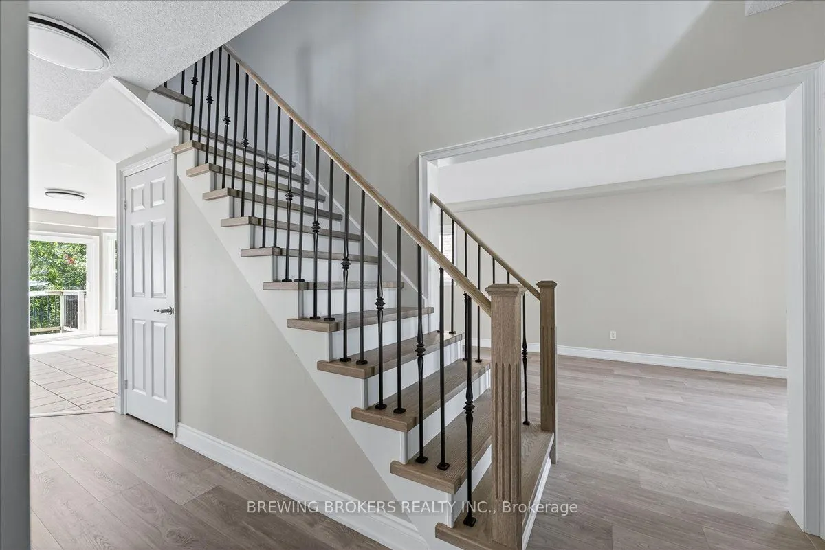 1067 Leslie Drive