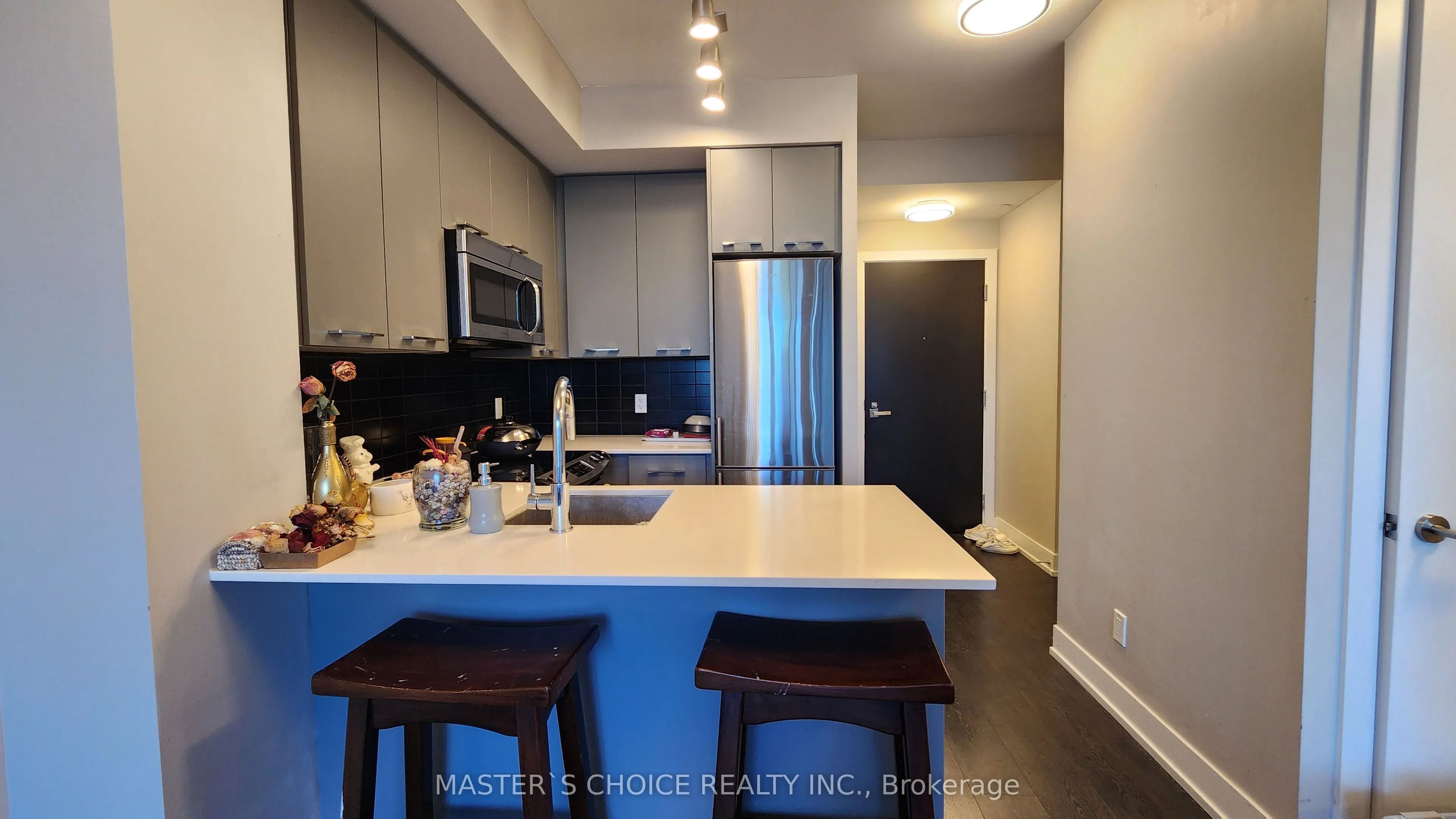 9471 Yonge Street, #920